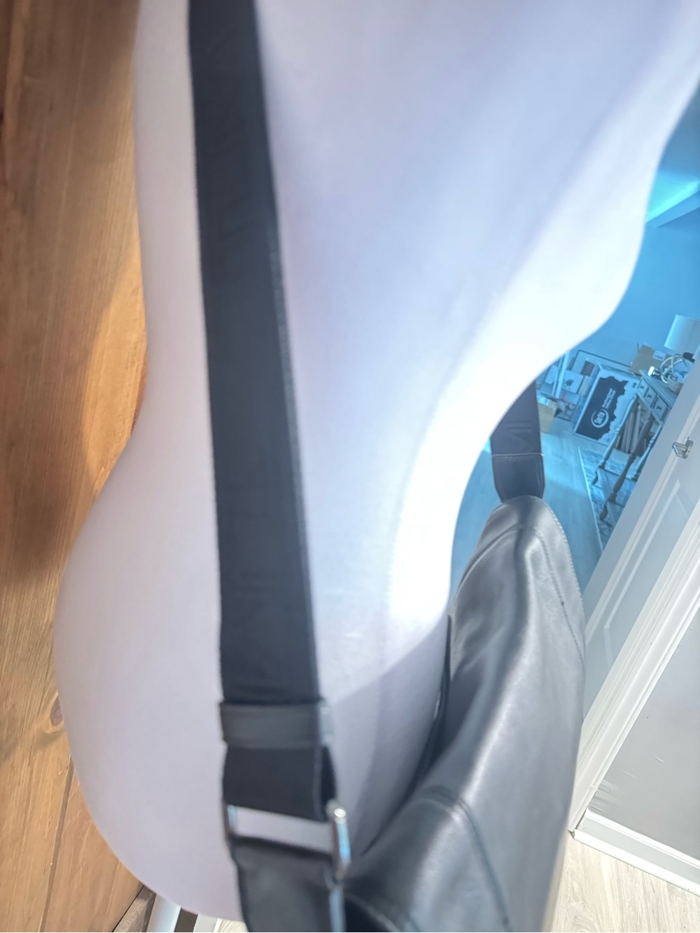 TUMI Black Leather Messenger Bag - Picture 3 of 16